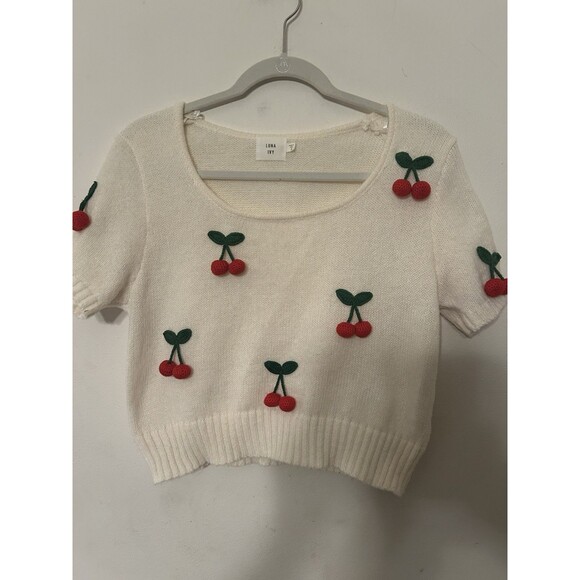 Luna Ivy 3 D Crocheted Cherry Short Sleeve Ivory Cropped Sweater Size Small - Picture 1 of 7